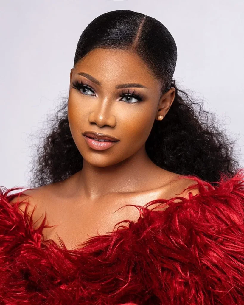 Tacha reacts after falling at Lagos Fashion Week [VIDEO